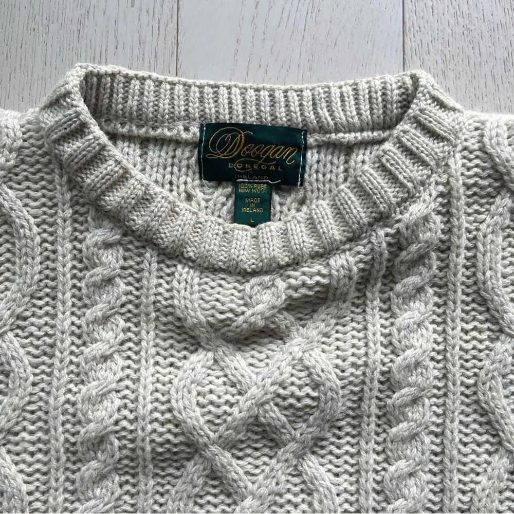 Vintage Doogan Donegal Cream 100% Wool Aran fisherman cable knit Irish sweater - Picture 4 of 13